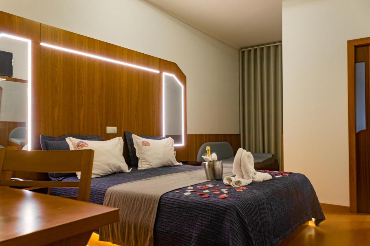 Motel Paraiso Do Braseiro Вила-Нова-ди-Гая Экстерьер фото